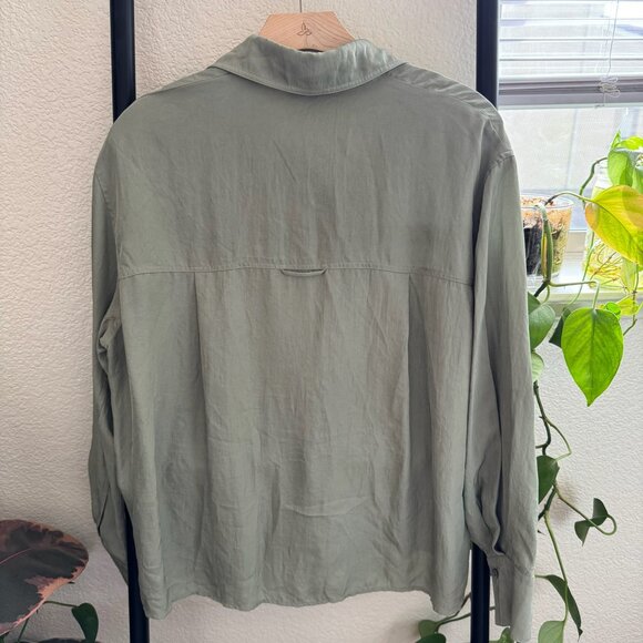 Vince Boxy Sage Green Button Up Size Small - Picture 6 of 6